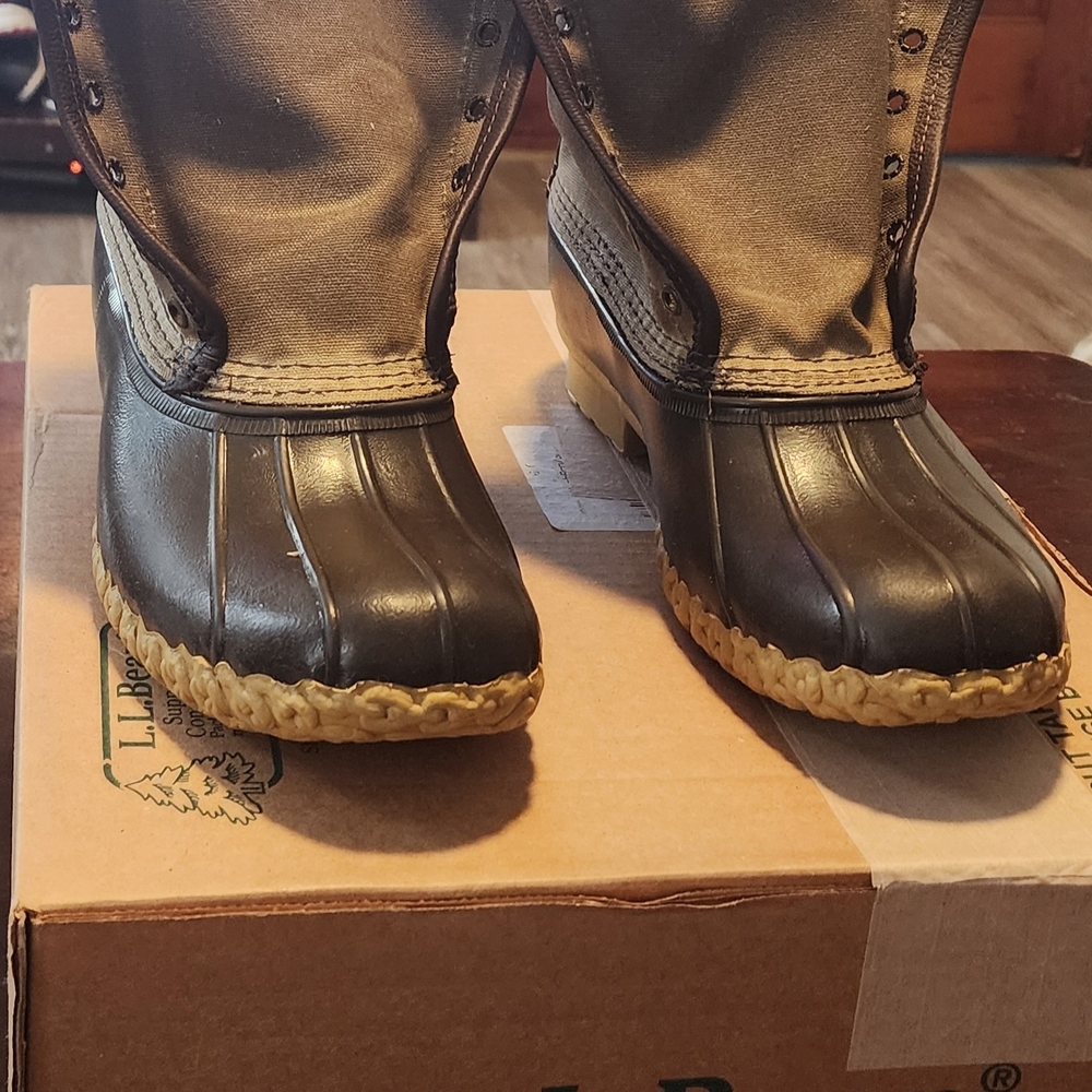 Womens LL Bean Duck Boots - Black and Tan - Picture 7 of 10